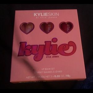 Kylie Jenner lip balm set